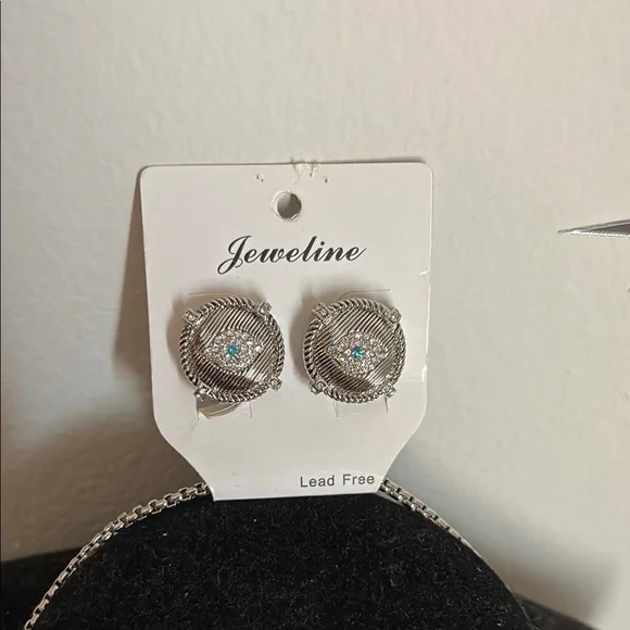 Silver Necklace with Crystal Accents and Delicate Chain - Picture 17 of 17